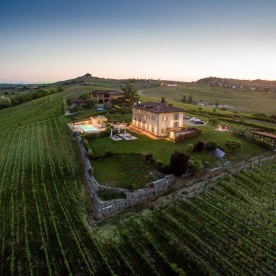 NATURALMENTE HOTEL con CANTINA